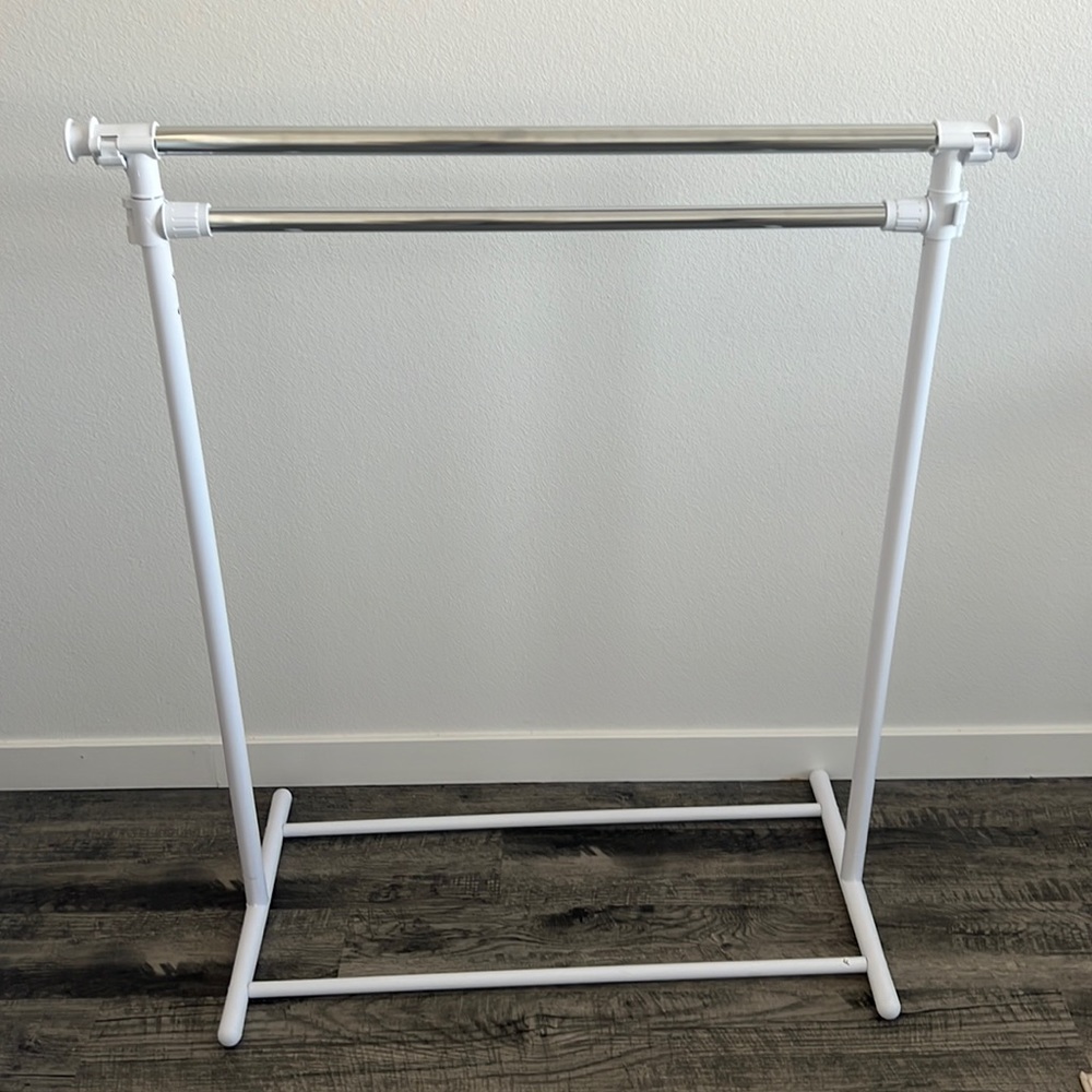 Adjustable Clothing Rack